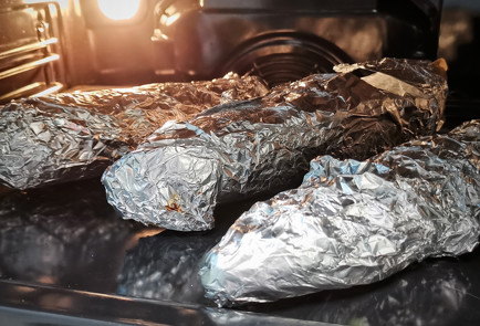 Фото шага рецепта Кукуруза в чесночносливочном соусе с зеленью 151497 шаг 13  