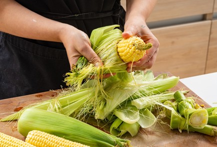 Фото шага рецепта Кукуруза в молоке 187028 шаг 2  