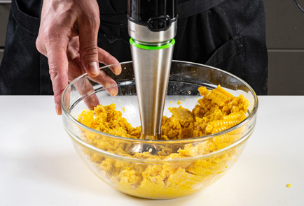 Фото шага рецепта Кукурузные котлеты 191458 шаг 5