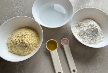 Фото шага рецепта Кукурузные лепешки без глютена 174335 шаг 1  