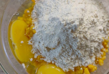 Фото шага рецепта Кукурузные оладьи 191293 шаг 5