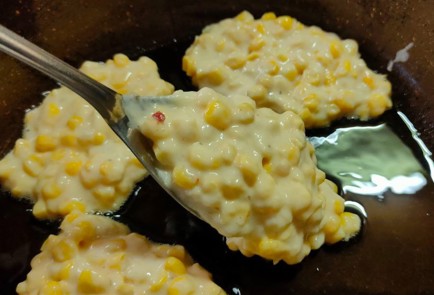 Фото шага рецепта Кукурузные оладьи 191293 шаг 8