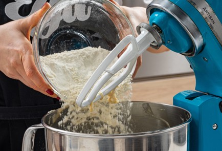 Фото шага рецепта Кулич краффин 176177 шаг 6  