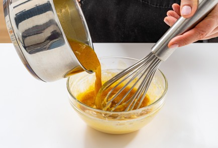 Фото шага рецепта Кулич с начинкой 188909 шаг 5  