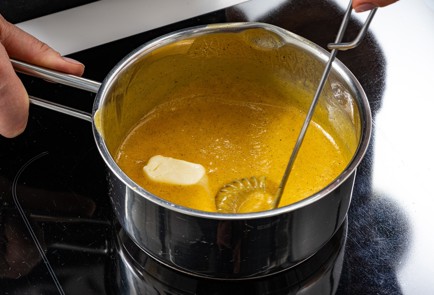 Фото шага рецепта Кулич с начинкой 188909 шаг 6  