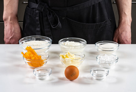 Фото шага рецепта Кулич в аэрогриле 191571 шаг 1  