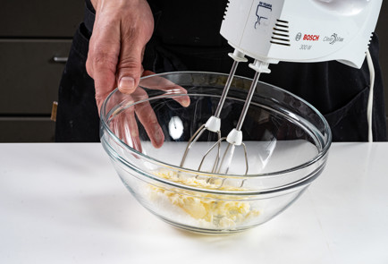 Фото шага рецепта Кулич в аэрогриле 191571 шаг 3  