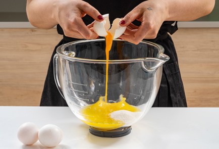 Фото шага рецепта Кулич в мультиварке 176175 шаг 3  