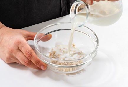 Фото шага рецепта Кулич заварной 188869 шаг 2  