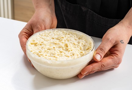 Фото шага рецепта Кулич заварной 188869 шаг 4  