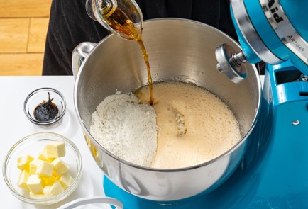 Фото шага рецепта Кулич заварной 188869 шаг 5  