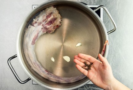 Фото шага рецепта Кундюмы с телячьими хвостами 57049 шаг 1  