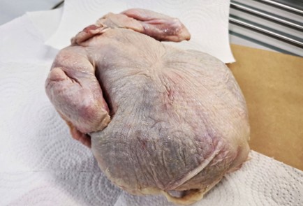 Фото шага рецепта Курица целиком в духовке 55987 шаг 1  