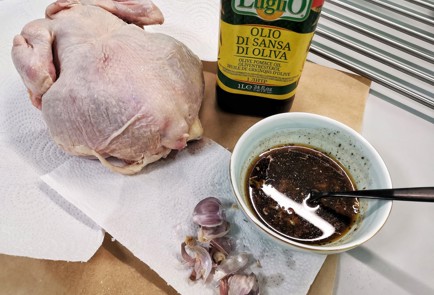 Фото шага рецепта Курица целиком в духовке 55987 шаг 2  