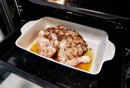 Фото шага рецепта Курица целиком в духовке 55987 шаг 4  