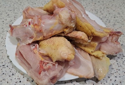 Фото шага рецепта Курица домашняя тушенная в духовке 190596 шаг 2  