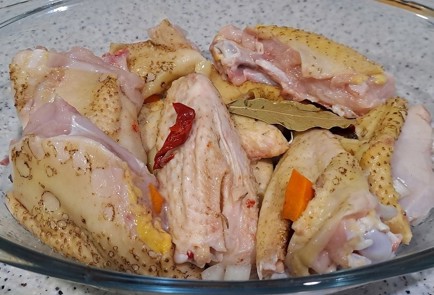 Фото шага рецепта Курица домашняя тушенная в духовке 190596 шаг 8  