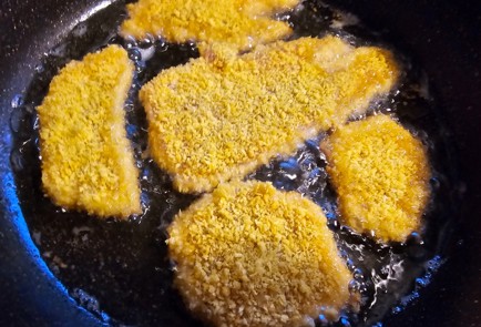 Фото шага рецепта Курица кацу 175350 шаг 9  