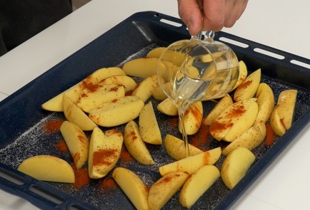 Фото шага рецепта Курица на банке 42445 шаг 2  