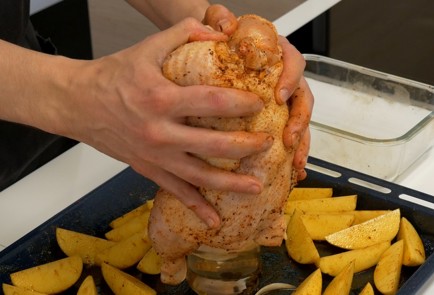 Фото шага рецепта Курица на банке 42445 шаг 3  