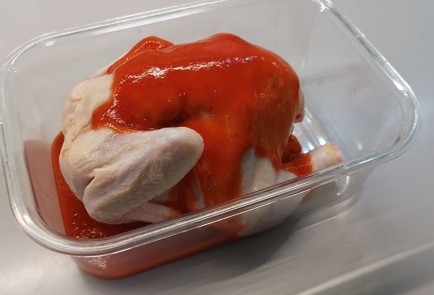 Фото шага рецепта Курица на соли в томатном маринаде 173416 шаг 5  