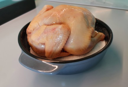 Фото шага рецепта Курица на соли 190521 шаг 2  