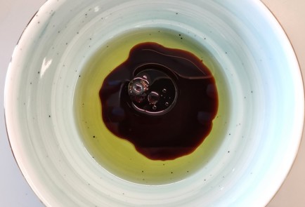 Фото шага рецепта Курица пофранцузски в духовке 174163 шаг 2  