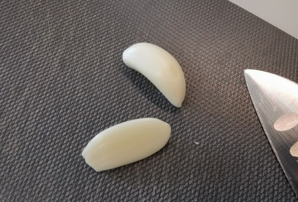 Фото шага рецепта Курица пошированная в роме 186450 шаг 2  