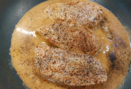 Фото шага рецепта Курица пошированная в роме 186450 шаг 9  