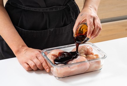 Фото шага рецепта Курица с ананасом и сыром 187605 шаг 2  