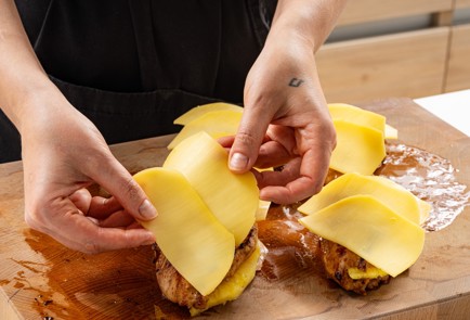 Фото шага рецепта Курица с ананасом и сыром 187605 шаг 8  