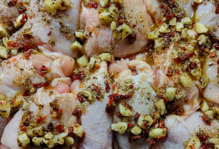 Фото шага рецепта Курица в духовке с чесноком поитальянски 190196 шаг 10  