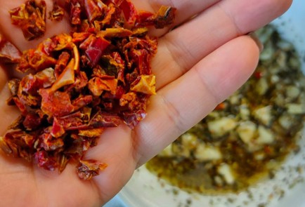 Фото шага рецепта Курица в духовке с чесноком поитальянски 190196 шаг 8  