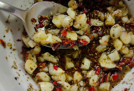 Фото шага рецепта Курица в духовке с чесноком поитальянски 190196 шаг 9  