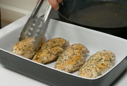 Фото шага рецепта Курица с грибами в духовке 140638 шаг 3  