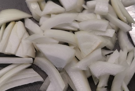 Фото шага рецепта Курица с грибами в сливочном соусе 175510 шаг 2  