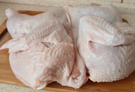 Фото шага рецепта Курица с хрустящей корочкой в духовке 191209 шаг 3