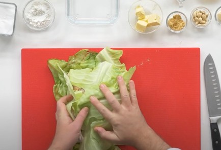 Фото шага рецепта Курица с имбирем в капустных листьях 151579 шаг 3  