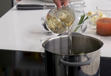 Фото шага рецепта Курица с имбирем в капустных листьях 151579 шаг 5  