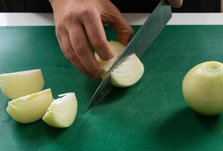 Фото шага рецепта Курица с картошкой в духовке 140333 шаг 6  