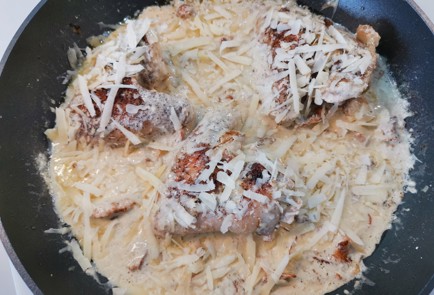 Фото шага рецепта Курица с лисичками на сковороде 186842 шаг 16