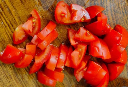 Фото шага рецепта Курица с помидорами и ананасами в духовке 191242 шаг 3  