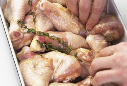 Фото шага рецепта Курица с соусом из йогурта кунжутных семечек лимона и чеснока 30677 шаг 3  