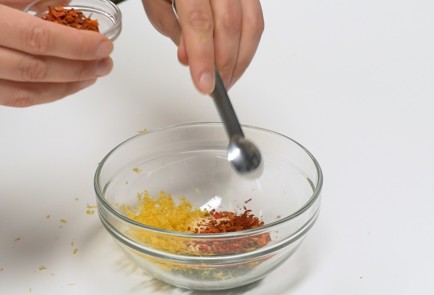 Фото шага рецепта Курица с тимьяном и лимоном 139956 шаг 1  