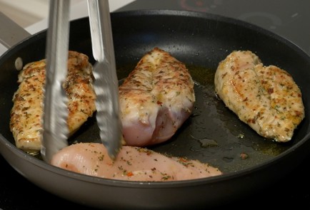 Фото шага рецепта Курица с тимьяном и лимоном 139956 шаг 2  