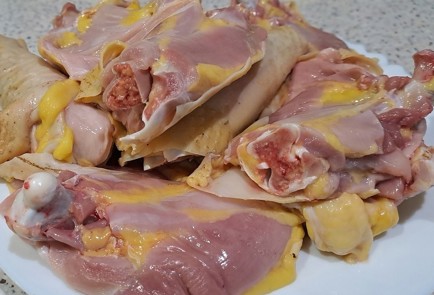 Фото шага рецепта Курица с яблоками в духовке 190604 шаг 2  