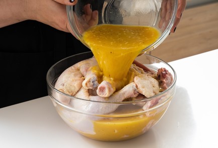 Фото шага рецепта Курица со сливами 151100 шаг 2  