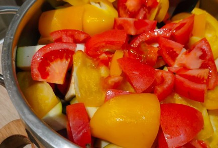 Фото шага рецепта Курица тушеная с овощами 188008 шаг 13