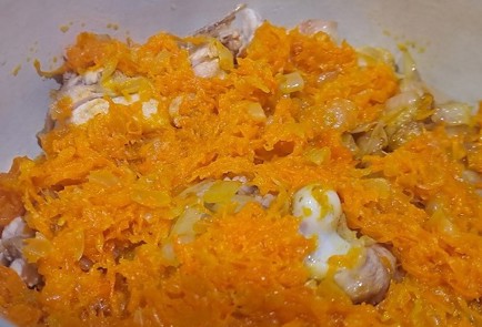 Фото шага рецепта Курица тушенная с морковью и тыквой 190561 шаг 8  