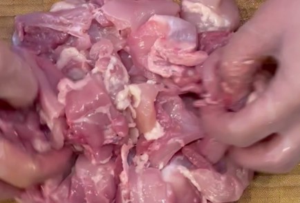 Фото шага рецепта Курица тушенная  с овощами 151135 шаг 1  